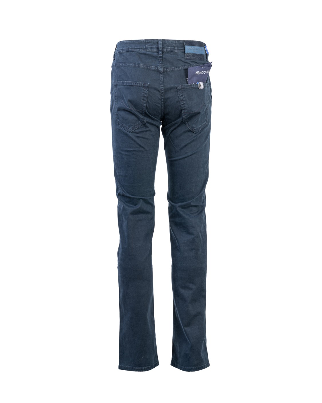 shop JACOB COHEN Saldi Jeans: Jacob Cohen pantaloni Lenny.
Cotone Blu Navy.
Bottoni logati con verniciatura.
Vita regolare.
Salpa in cavallino con logo in similpelle ricamato.
Patta interna ricamata con nome del pantalone e citazione del fondatore.
Chiusura con bottoni.
Include foulard con stampa di collezione.
Profumati con l'esclusiva fragranza Jacob Cohën
Capo continuativo.
Composizione: 60% Cotone 38% Lyocell 2% Elastan.
Fabbricato in Italia.. UQE28 36 S3903LENNY-Y99 number 7759207